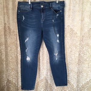 Boutique distressed Ankle Jeans EUC! 👖♥️👖♥️